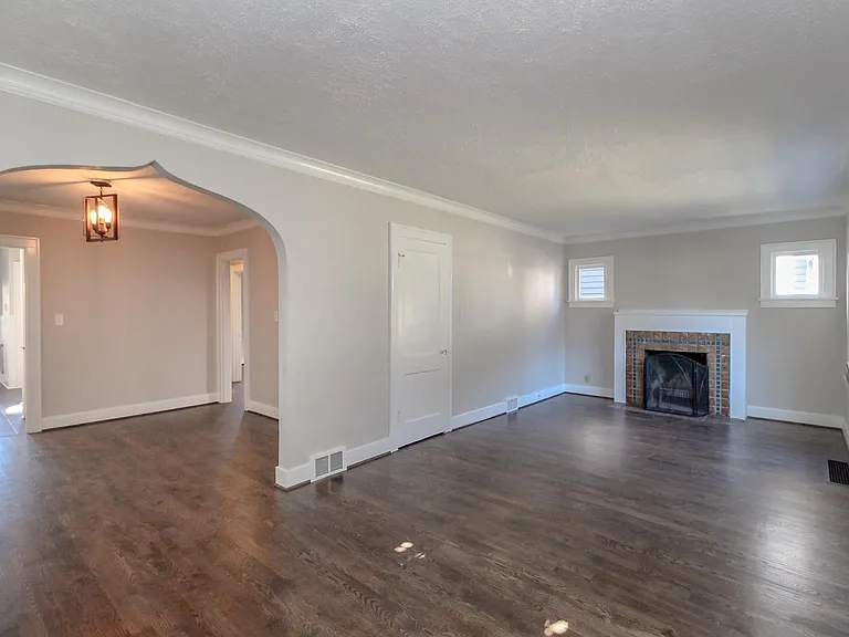 7655 Latona Ave NE — Photo 10