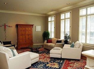 2025 Mayfair McLean Ct, Falls Church, VA 22043