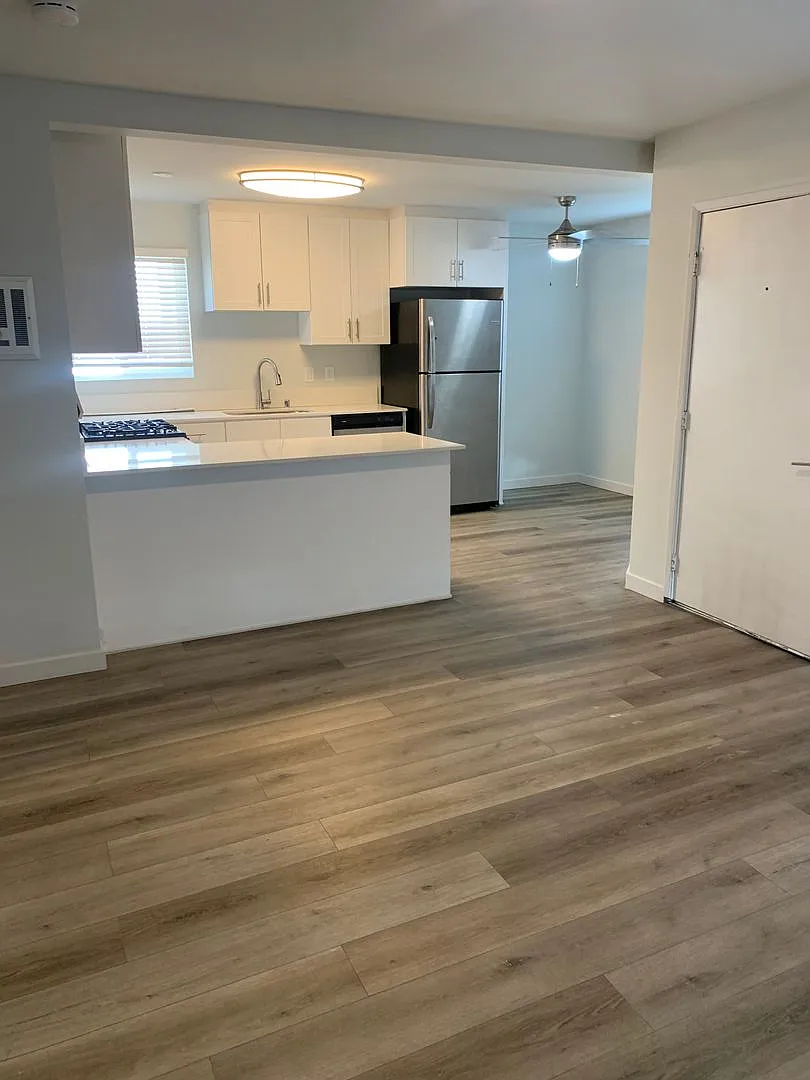 3958-3966 Riviera Drive - 3929-3931 Gresham Street — Photo 3