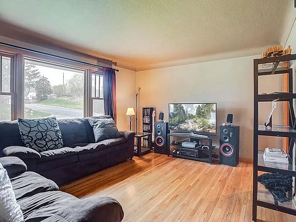 2nd image of 103 16th Ave S #1