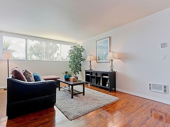 3rd image of 5900 Canterbury Dr APT A304