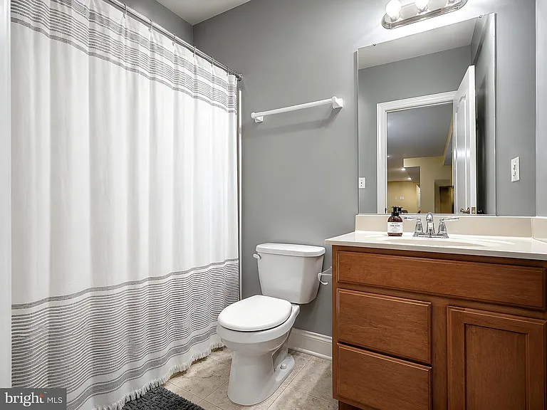 23017 Holloway Ct — Photo 52