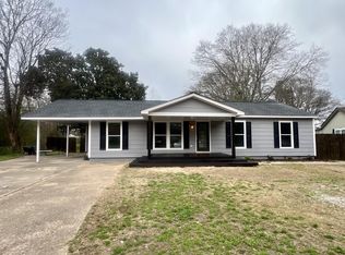125 Robinwood Cir, Columbus, MS 39702