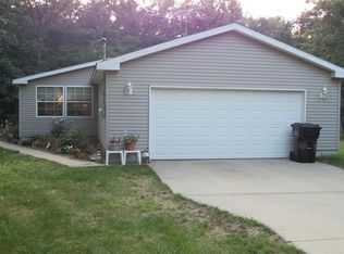 1748 Grant Dr, Allegan, MI 49010