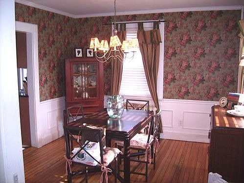 5th image of 171 Castle Ave
