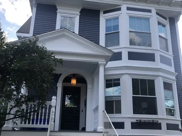 32-34 Lincoln St #2, Exeter, NH 03833