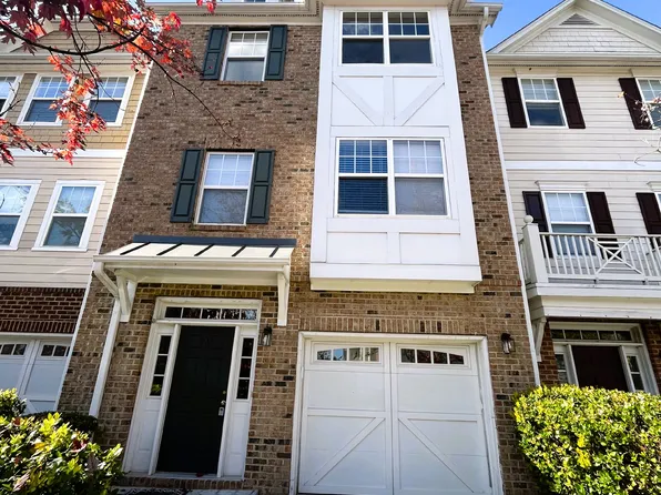 316 Linden Park Ln, Cary, NC 27519