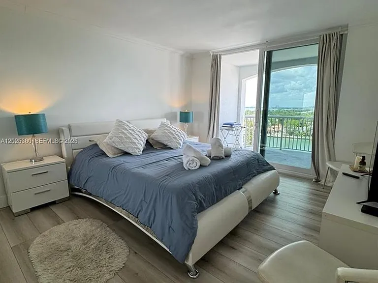 5401 Collins Ave #920 — Photo 20
