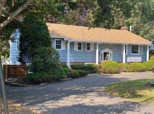 325 Maplewood Rd, Huntington Station, NY 11746