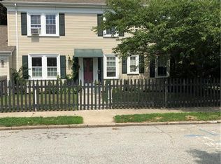 1 Betsey Williams Dr, Cranston, RI 02905