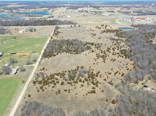E Coplin St, Okemah, OK 74859