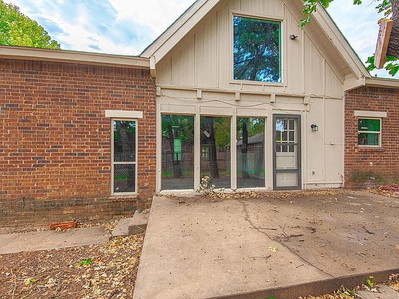 2nd image of 3813 NE 142nd Cir