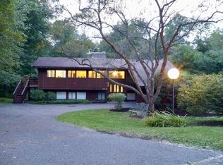 61 Dennis Dr, Amherst, MA 01002
