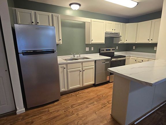 3rd image of 407-411 Richard Dr #411-F
