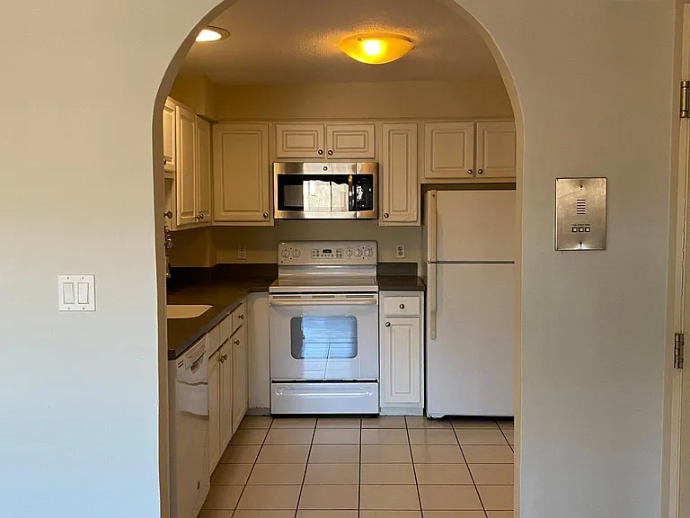 329 Harvard St #32 — Photo 1