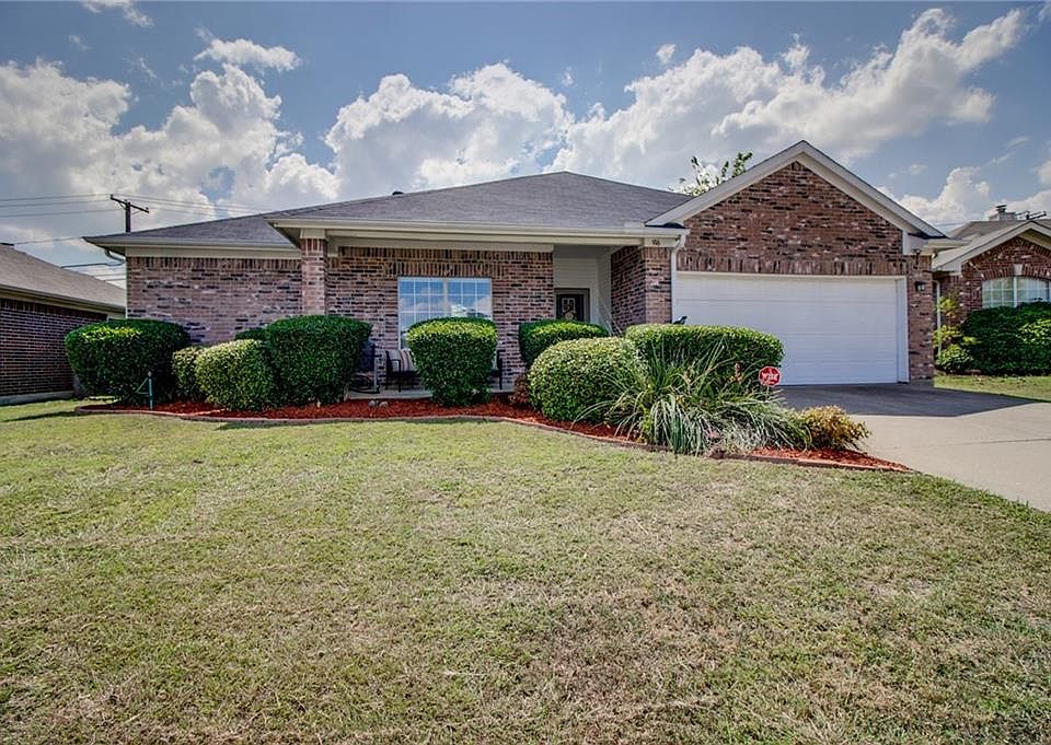 1st image of 916 Shoal Creek Dr
