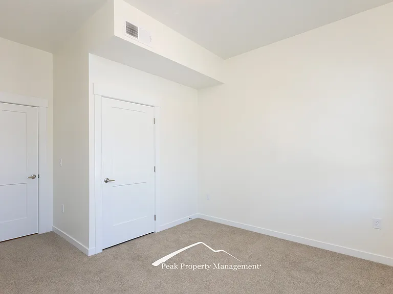 120 12th Ave S #302 — Photo 9