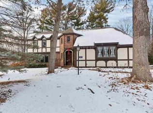 146 Traders Point Ln, Green Bay, WI 54302