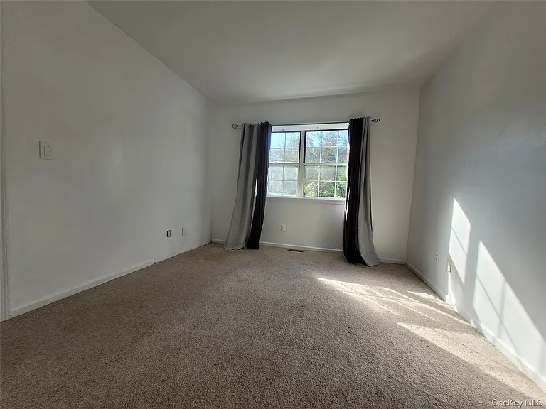 40 Brick Pond Rd — Photo 16