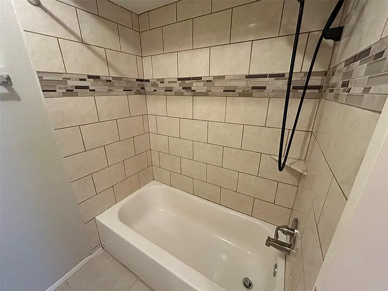 14911 Wunderlich Dr #412 — Photo 13