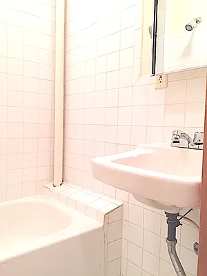 Rented by Warren T Real Estate Corp. | media 23