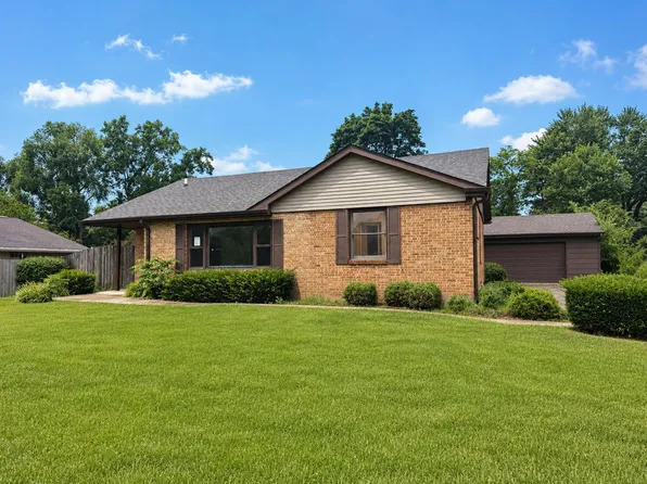 2130 Hawthorne Ln, Waukegan, IL 60087