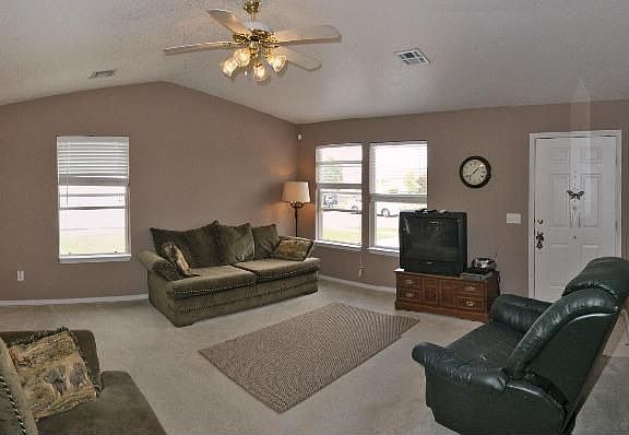 3rd image of 15401 Lilly Garden Ln