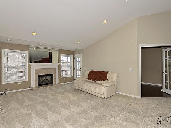 4th image of 732 Kresswood Dr