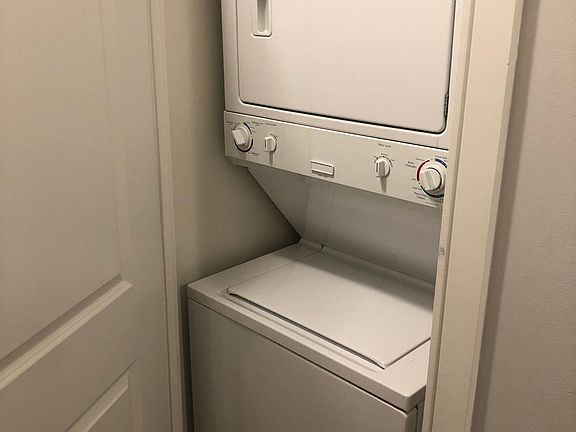 2nd image of 18 Yorkville Ave #2105