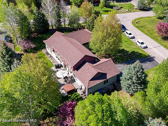 4th image of 302 Silver Mountain Dr