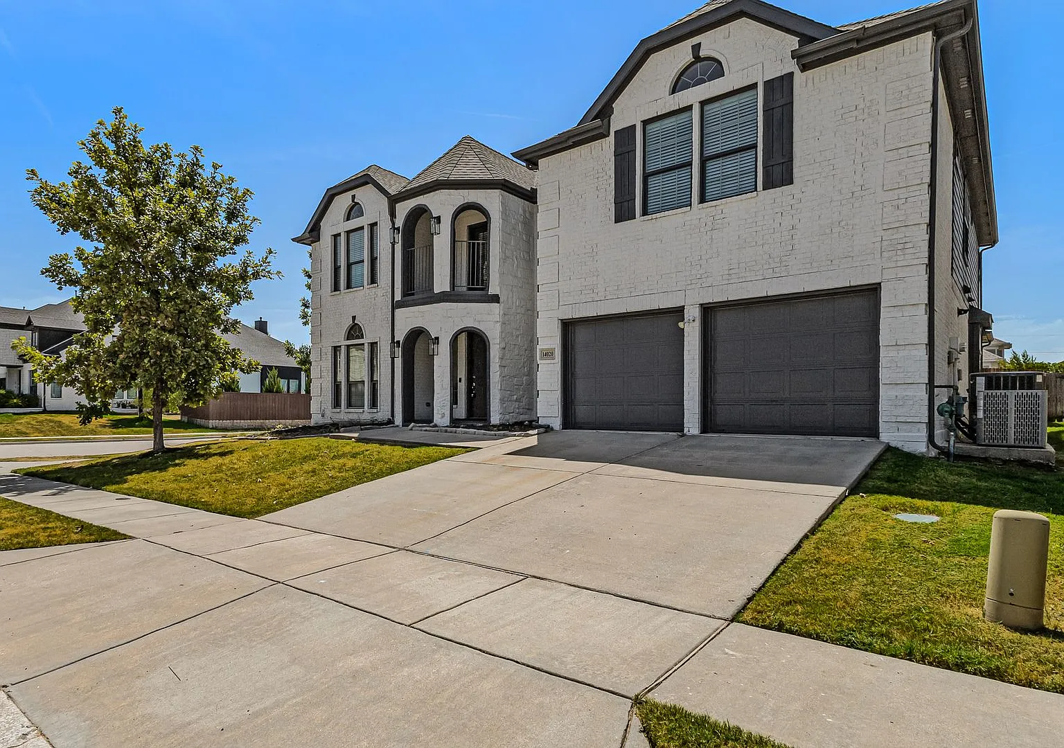 Spacious 5-Bedroom Frisco Hills Home with Pool and Trails — Photo 3
