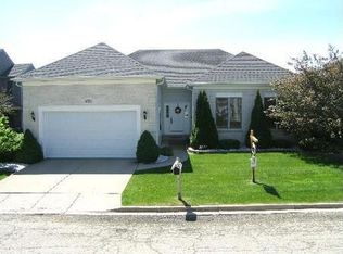 1915 Edgewood Dr, Algonquin, IL 60102