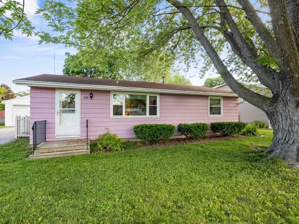 328 Brantwood Dr, Neenah, WI 54956
