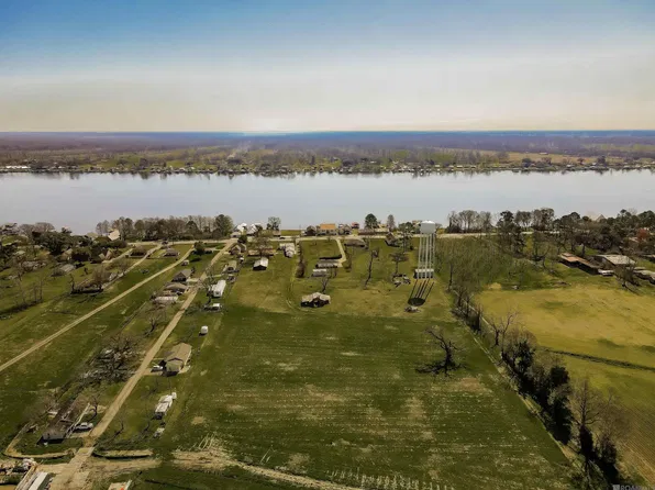 9287 False River Rd, New Roads, LA 70760