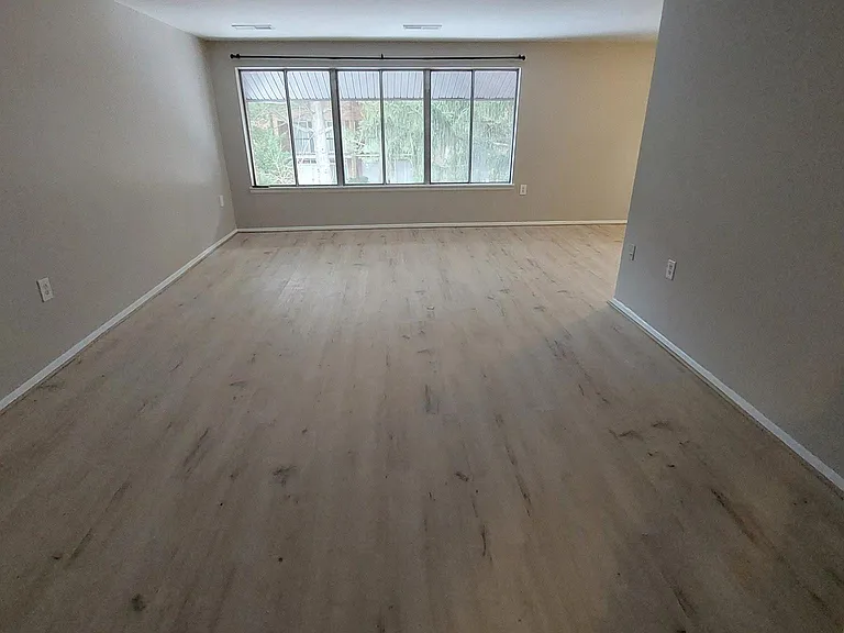 18622 Walkers Choice Rd #6 — Photo 4