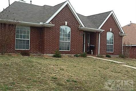 2nd image of 2705 Windswept Ln