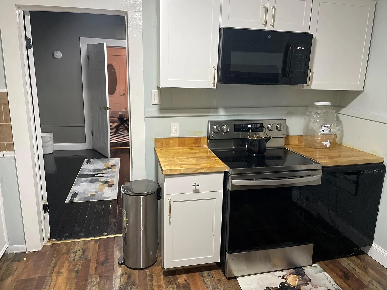 2 bed, 1.0 bath, 530 sqft, $1,250 — Photo 3