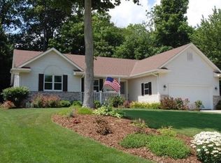 1310 Trillium Ct, West Bend, WI 53095