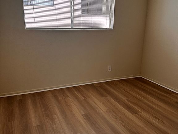 4th image of 203 Montana Ave APT 204