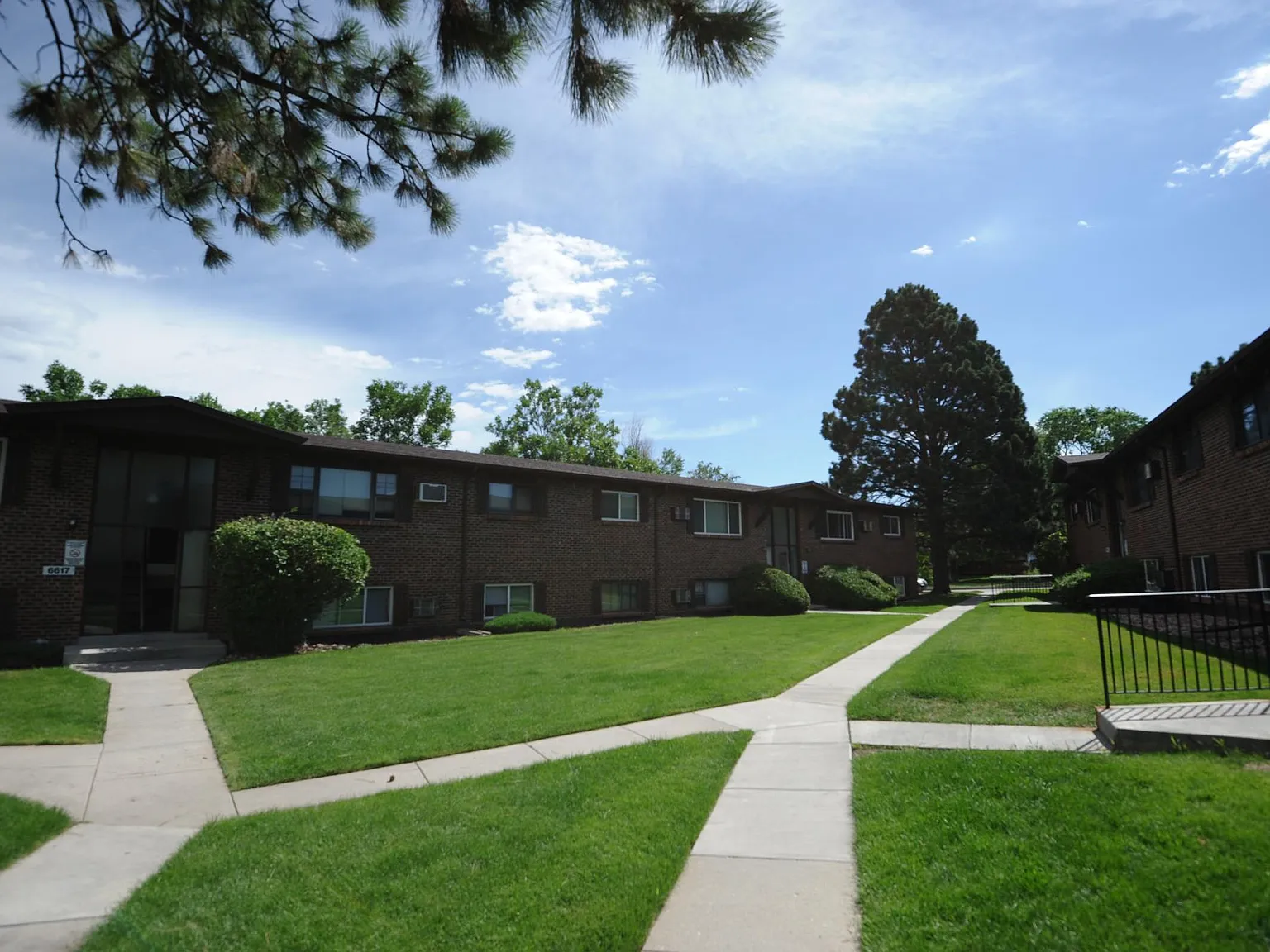 6613 Dublin Loop W — Photo 1