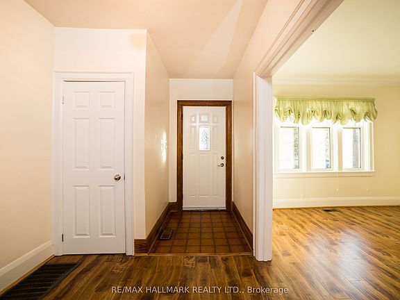 4th image of 40 Snowdon Ave