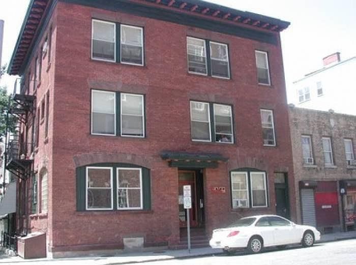 2nd image of 19 S Hamilton St APT 2W