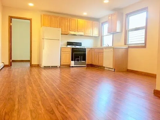 Rented by Highline Residential | media 71