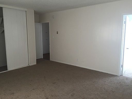 3rd image of 6221 Cherry Ave APT 1