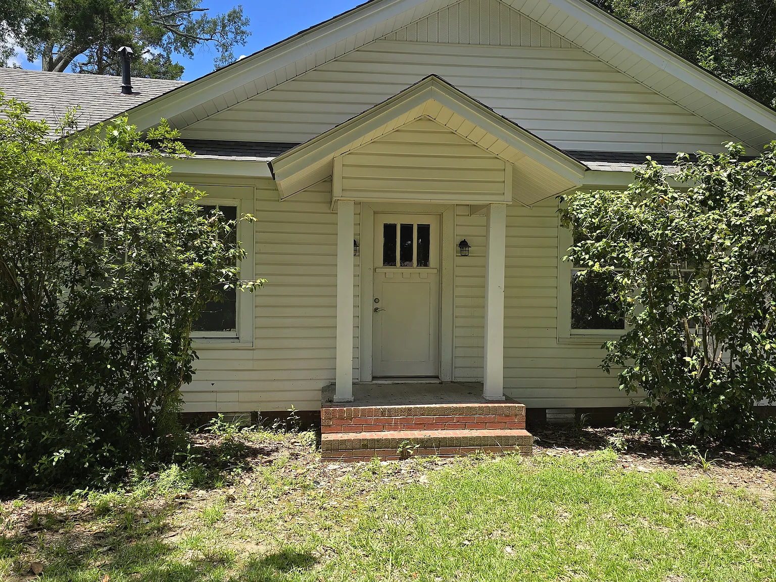 3 bed, 1825 sqft, $2,500 — Photo 2