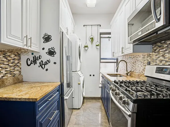 218 Scholes St #9, Brooklyn, NY 11206