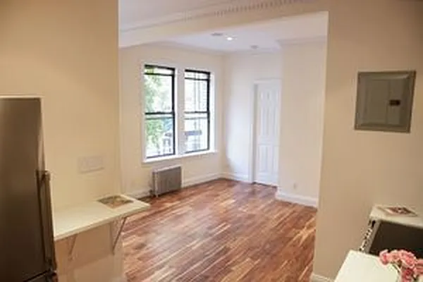 Rented by Blip LLC | media 32