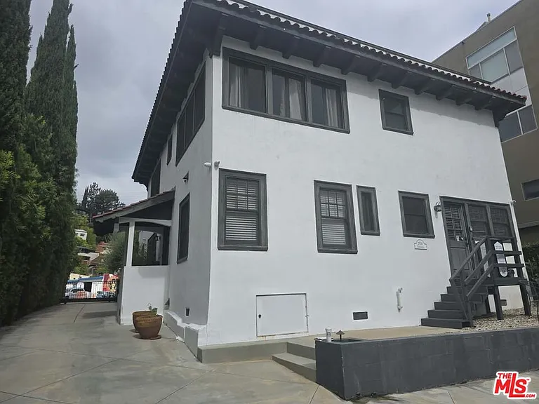 2500 Hyperion Ave — Photo 7
