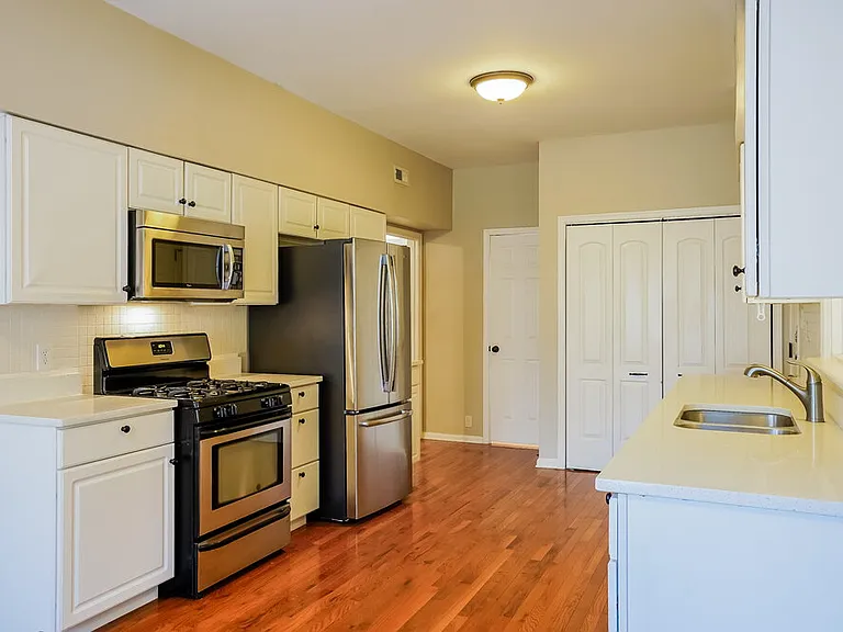 1608 Maybrook Dr — Photo 8