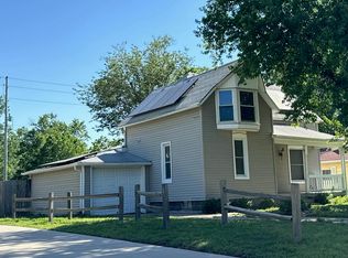 427 E 11th St, Newton, KS 67114